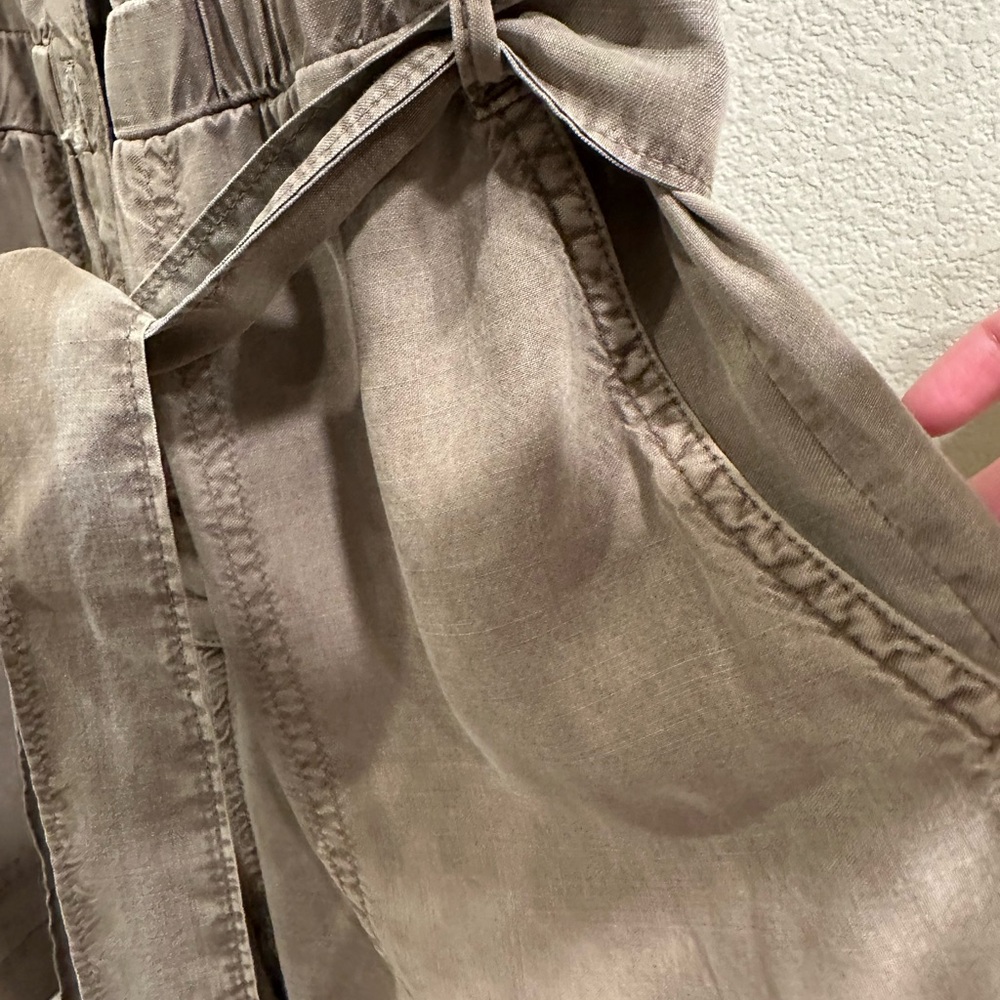 Bella Dahl Olive Green Sleeveless Romper - Picture 4 of 7